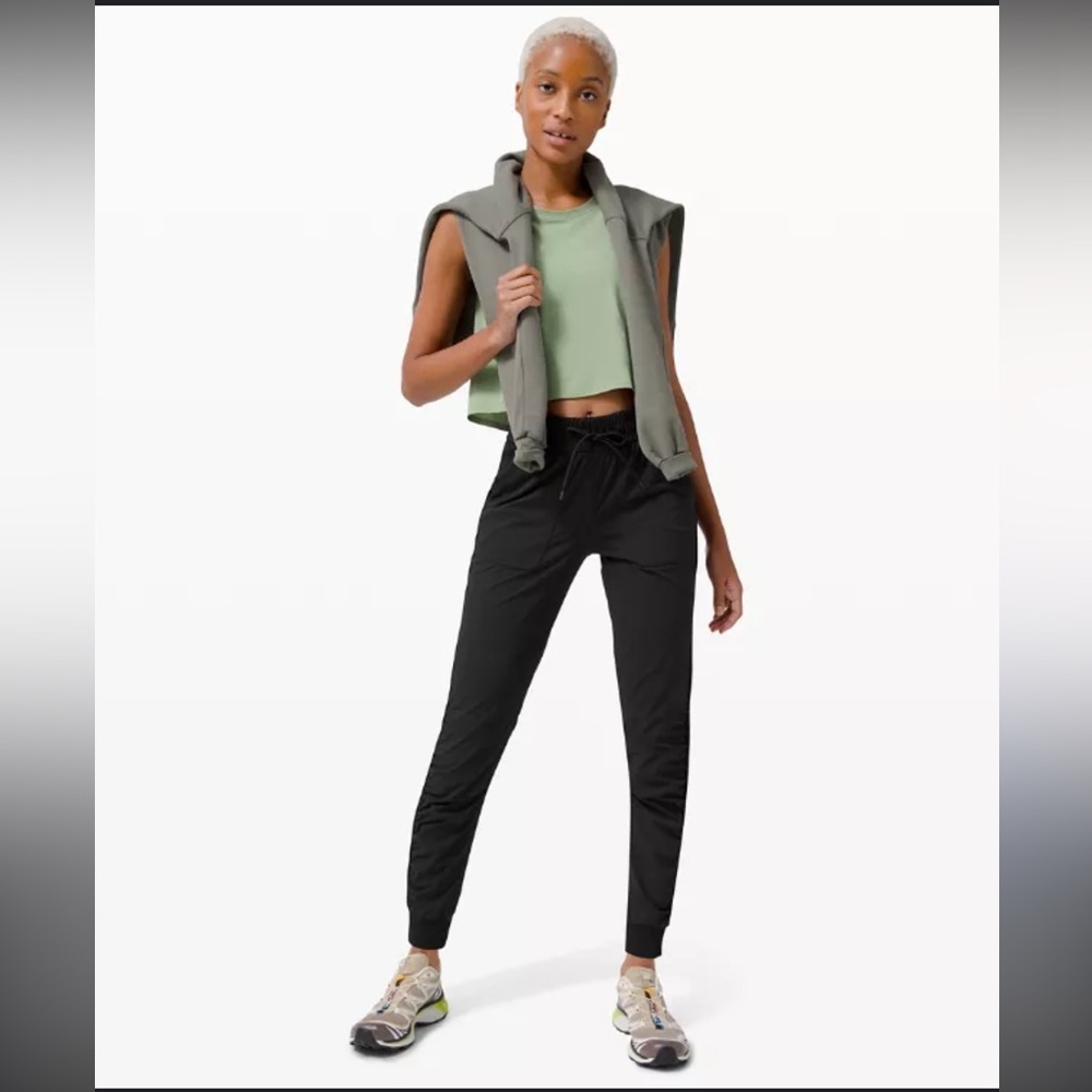 Lululemon- HR Beyond The Studio Joggers- Sz 4- Black- 28” Inseam
